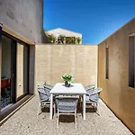 בית נופש Schicke Und Moderne Maisonnette Im Stadtzentrum By Interhome סן טרופז