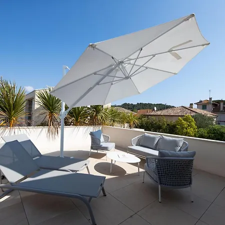 Schicke Und Moderne Maisonnette Im Stadtzentrum By Interhome *