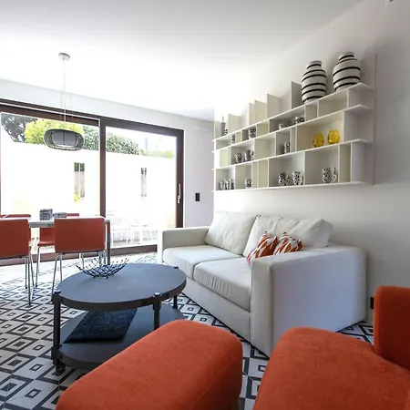 Schicke Und Moderne Maisonnette Im Stadtzentrum By Interhome בית נופש סן טרופז