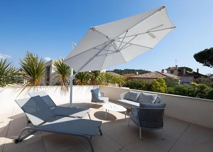 Schicke Und Moderne Maisonnette Im Stadtzentrum By Interhome *