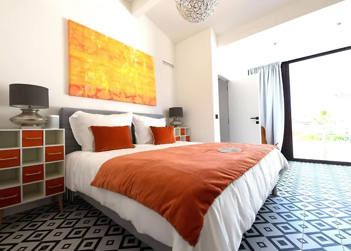 Holiday home Schicke Und Moderne Maisonnette Im Stadtzentrum By Interhome