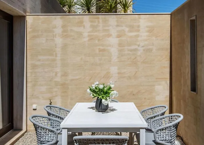 Holiday home Schicke Und Moderne Maisonnette Im Stadtzentrum By Interhome *