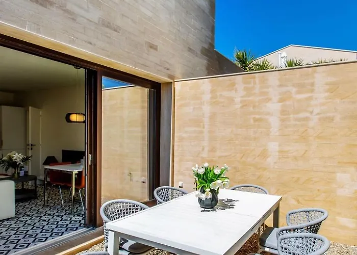 Holiday home Schicke Und Moderne Maisonnette Im Stadtzentrum By Interhome Saint-Tropez