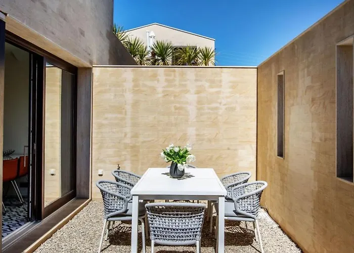 Holiday home Schicke Und Moderne Maisonnette Im Stadtzentrum By Interhome Saint-Tropez